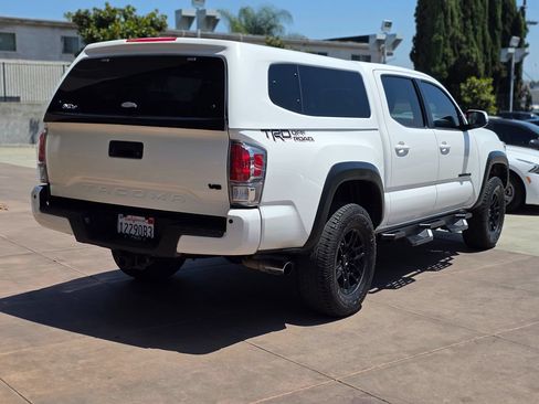 Used 2020 Toyota Tacoma TRD Off-Road w/ Technology Package RWD image 12