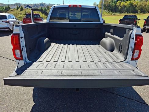 Used 2016 Chevrolet Silverado 1500 High Country image 29