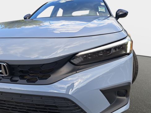 Used 2023 Honda Civic Sport image 28