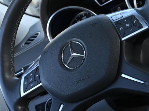 Used 2013 Mercedes-Benz GL 550 4MATIC image 23