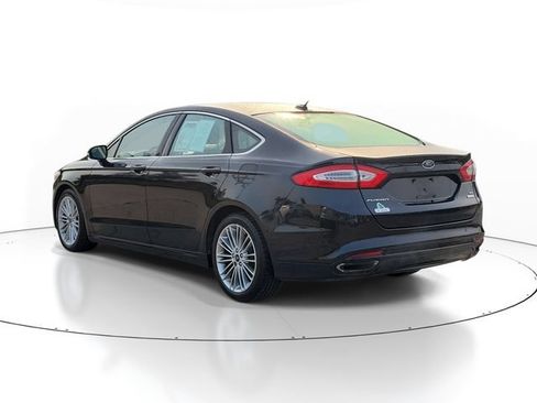 Used 2013 Ford Fusion SE FWD image 3