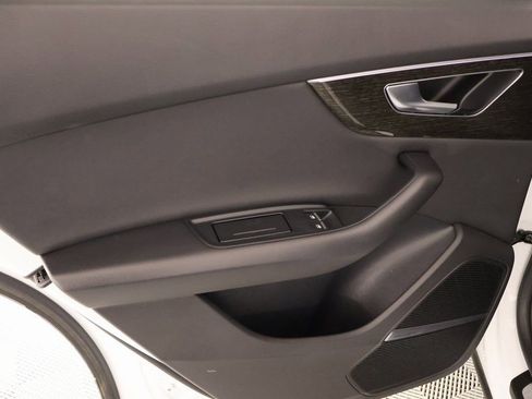 Used 2021 Audi Q8 Prestige w/ Prestige Package image 17