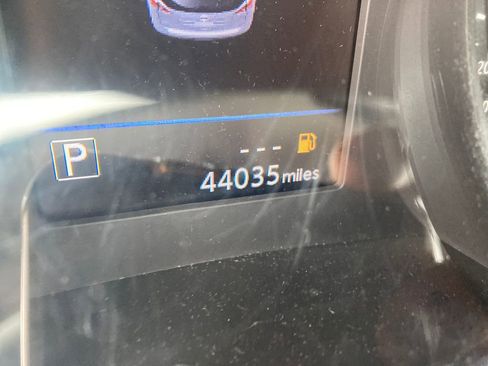 Used 2018 Nissan Rogue SV w/ Premium Package image 20