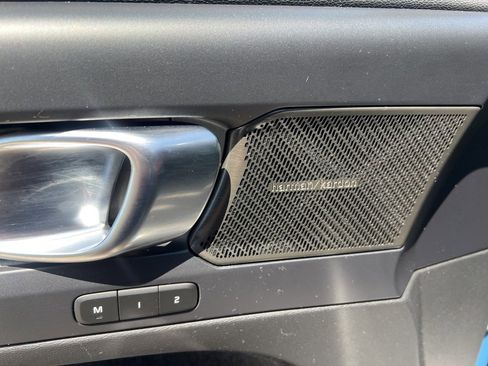 Certified 2023 Volvo XC40 B5 Plus w/ Protection Package Premier image 13