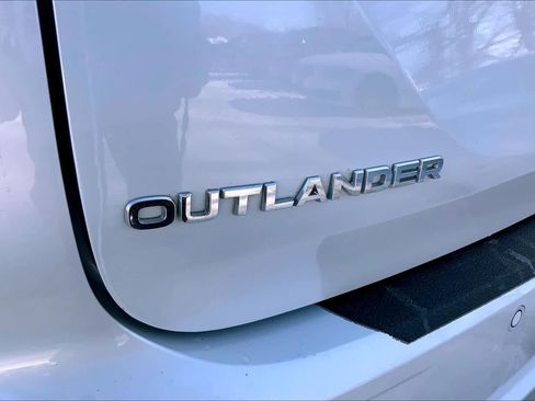 Used 2022 Mitsubishi Outlander SEL image 9
