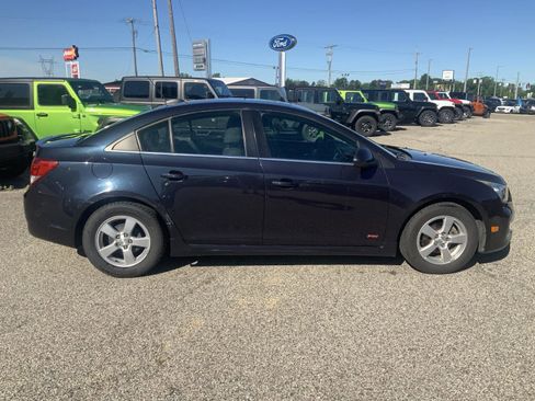 Used 2016 Chevrolet Cruze LT w/ Sun And Sound Package FWD image 9