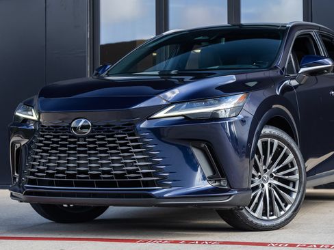 Used 2024 Lexus RX 350 FWD w/ Convenience Package image 3