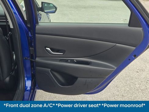 Used 2024 Hyundai Elantra Limited image 12