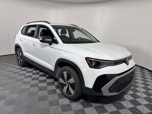 Used 2025 Volkswagen Taos S image 9