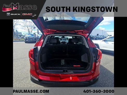 Used 2023 GMC Terrain SLT w/ Tech Package image 10