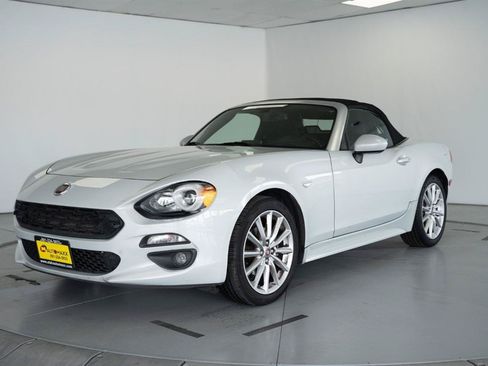 Used 2019 FIAT 124 Spider Lusso w/ Convenience Group RWD image 3