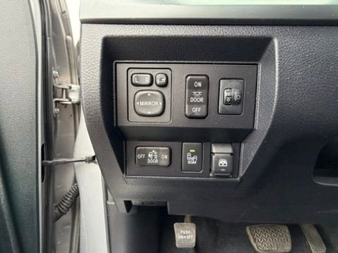 Used 2017 Toyota Tundra Platinum AWD/4WD image 26