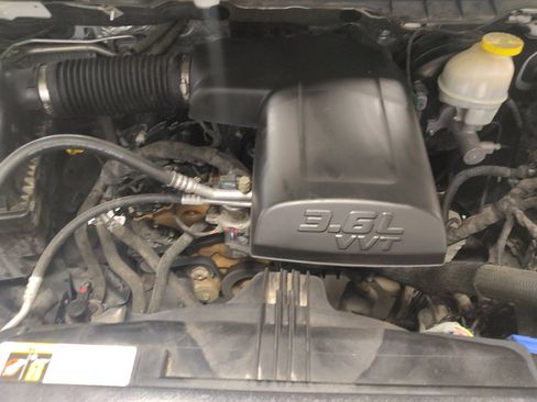 Used 2017 RAM 1500 Express RWD image 30