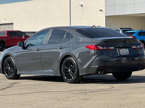 Used 2025 Toyota Camry SE FWD image 7