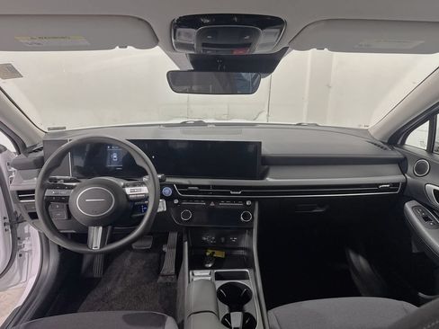 Used 2025 Hyundai Sonata SEL FWD image 2