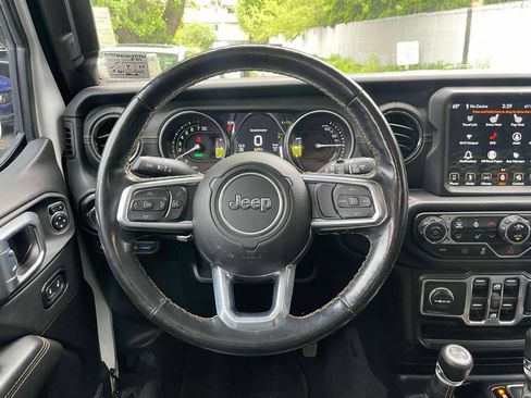 Used 2021 Jeep Wrangler Unlimited Sahara AWD/4WD image 13
