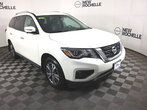Used 2019 Nissan Pathfinder SL image 3