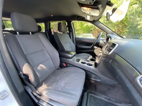 Used 2018 Jeep Grand Cherokee Laredo AWD/4WD image 33
