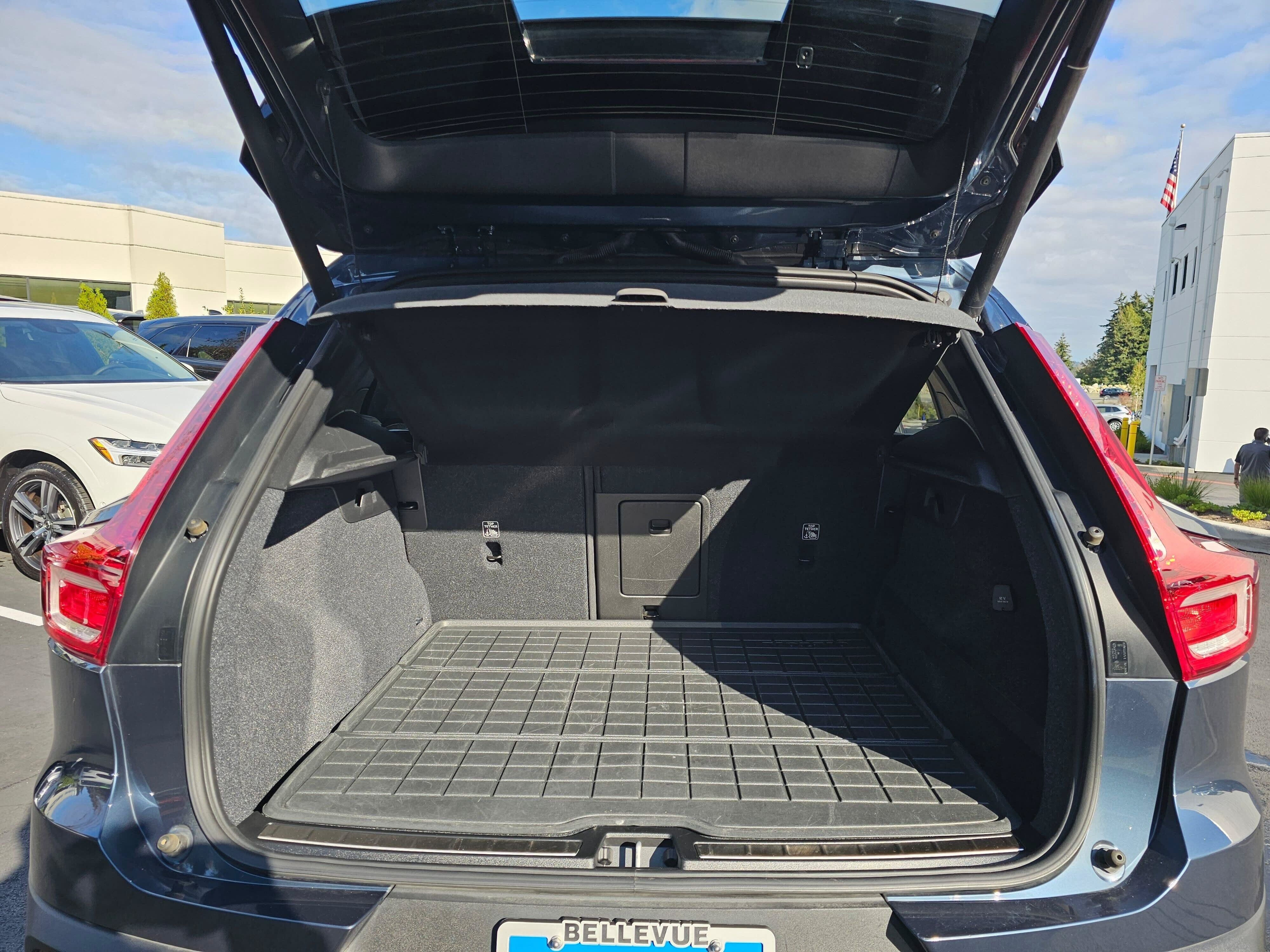 Used 2019 Volvo XC40 T5 Inscription AWD/4WD image 18
