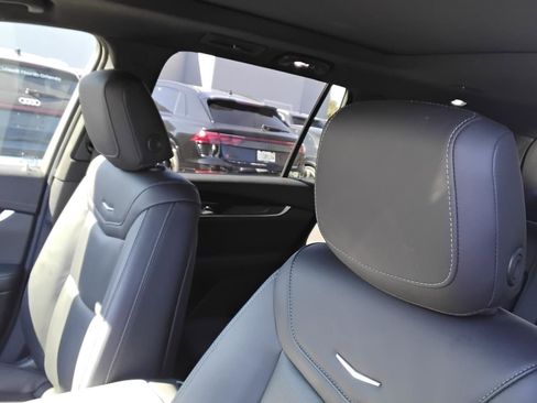 Used 2023 Cadillac XT6 Premium Luxury image 19