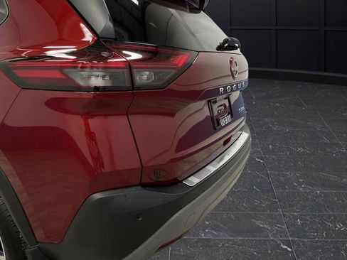 Used 2023 Nissan Rogue SV image 29