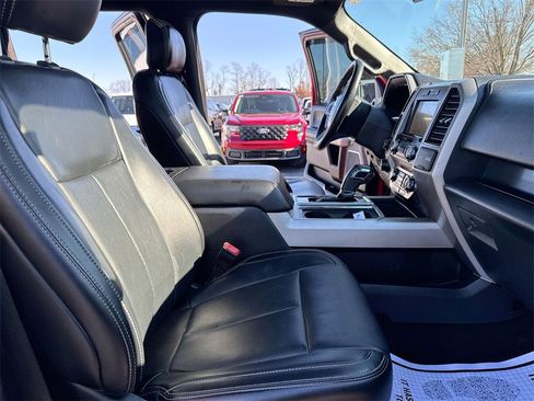 Used 2019 Ford F150 Lariat image 23