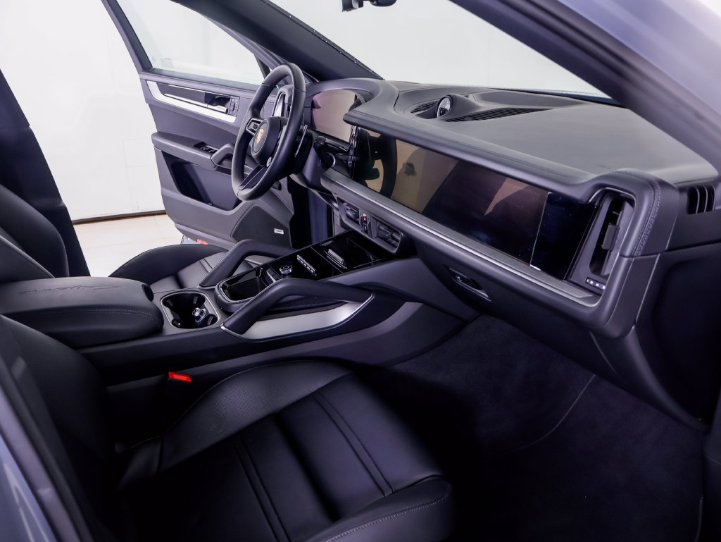 Certified 2026 Porsche Cayenne E-Hybrid Coupe AWD/4WD image 8