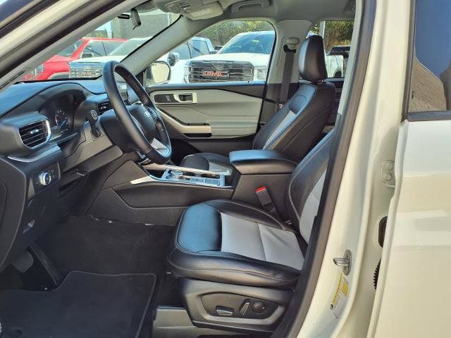 Used 2022 Ford Explorer XLT w/ Equipment Group 202A RWD image 18