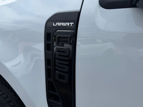 Used 2024 Ford F250 Lariat w/ Lariat Ultimate Package AWD/4WD image 10