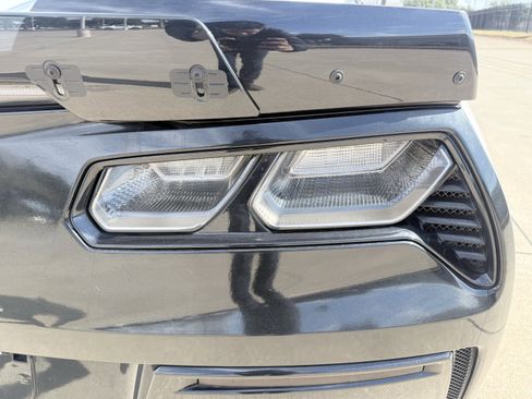 Used 2017 Chevrolet Corvette Stingray Coupe w/ Carbon Flash Badge Package image 37