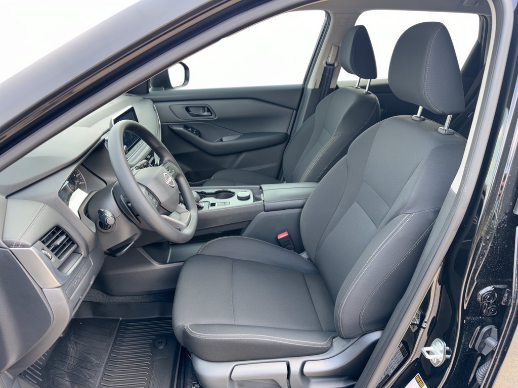 Used 2026 Nissan Rogue S AWD/4WD image 5