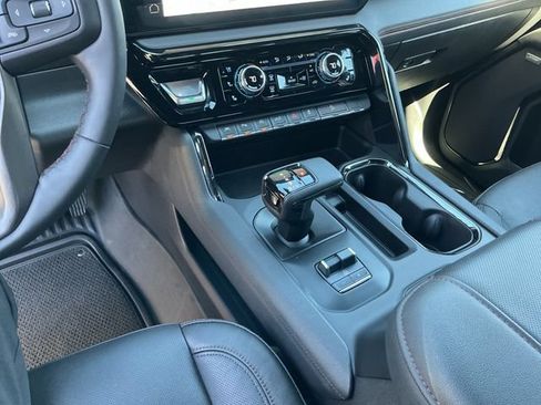 Used 2023 GMC Sierra 1500 AT4 w/ Technology Package AWD/4WD image 18