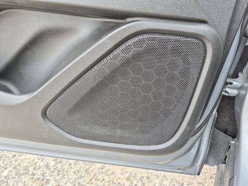 Used 2023 GMC Terrain SLT w/ Tech Package image 26