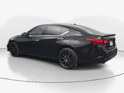 Used 2020 Nissan Altima 2.0 Platinum FWD image 8