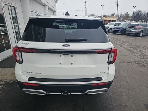Used 2025 Ford Explorer Platinum w/ LUX Leather Package image 5