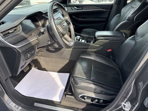 Used 2021 Jeep Grand Cherokee L Overland w/ Luxury Tech Group IV image 2