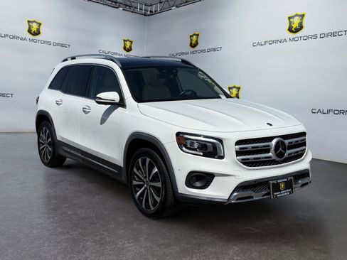 Used 2023 Mercedes-Benz GLB 250 4MATIC w/ Premium Package image 7