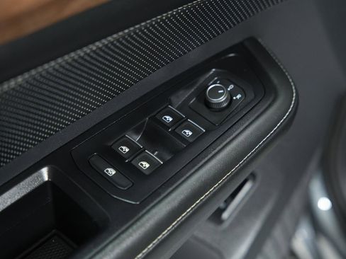 Used 2024 Volkswagen Atlas SE image 24