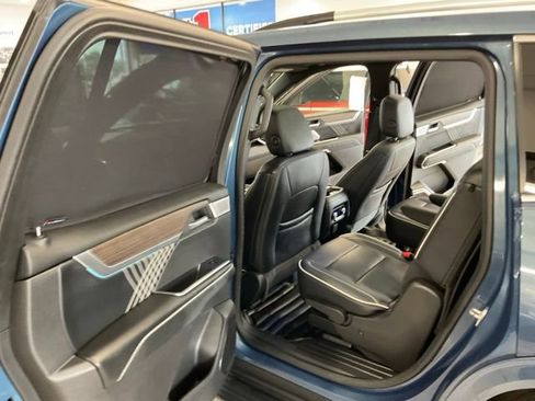 Used 2025 GMC Acadia Denali w/ Super Cruise Package AWD/4WD image 19