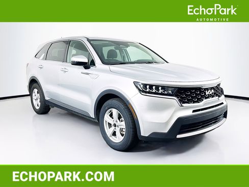 Used 2022 Kia Sorento LX FWD image 1
