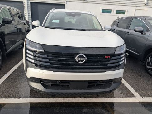 New 2025 Nissan Kicks SR w/ Illumination Package image 3