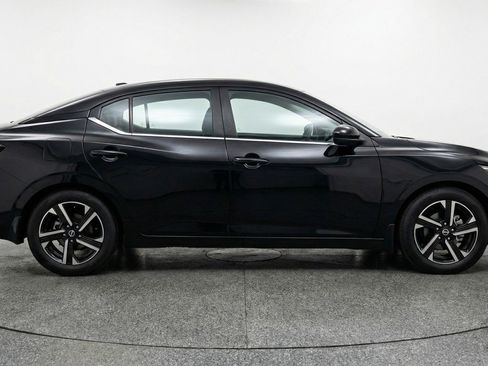 Used 2025 Nissan Sentra SV image 11