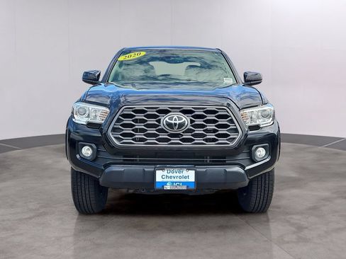 Used 2020 Toyota Tacoma SR5 AWD/4WD image 2