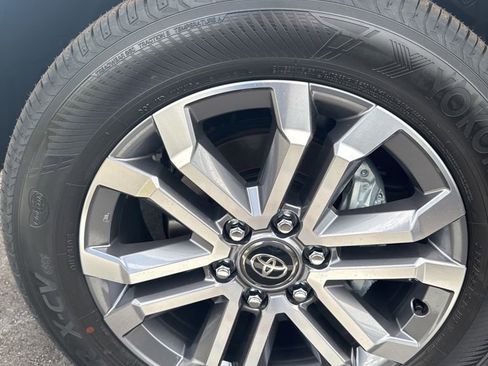 New 2026 Toyota 4Runner Limited AWD/4WD image 10