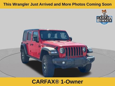 Used 2022 Jeep Wrangler Unlimited Rubicon w/ Cold Weather Group AWD/4WD image 3