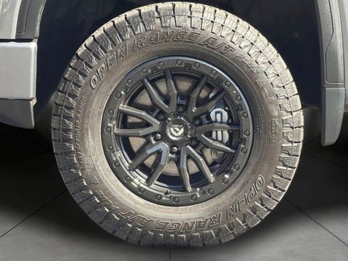 Used 2021 GMC Sierra 1500 AT4 w/ AT4 Preferred Package AWD/4WD image 11