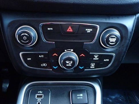 Used 2018 Jeep Compass Latitude w/ Popular Equipment Group image 17