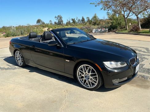 Used 2009 BMW 335i Convertible image 11