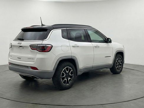 Used 2025 Jeep Compass Trailhawk image 9