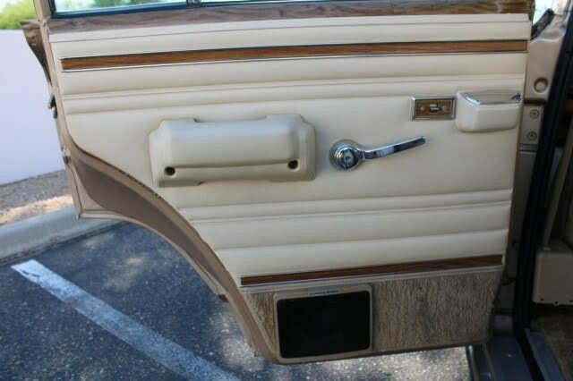 Used 1990 Jeep Grand Wagoneer AWD/4WD image 70